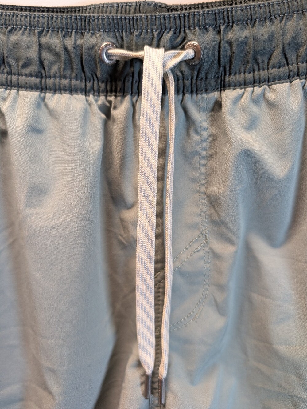 Vuori Kore Lined Athletic Shorts 5” Inseam Mens Size S Green/Black Performance - Picture 3 of 11